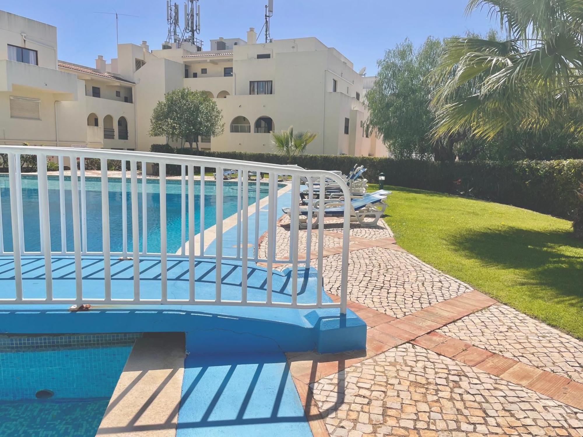 אלבופיירה Apartamento Bem Localizado מראה חיצוני תמונה
